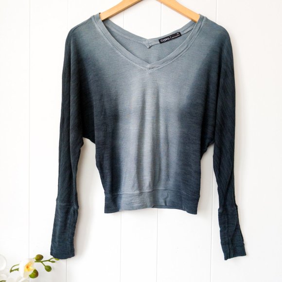 Gypsy 05 Tops - 🌻 2/$25 Gypsy 05 Ombre Long Sleeve V-neck Top
